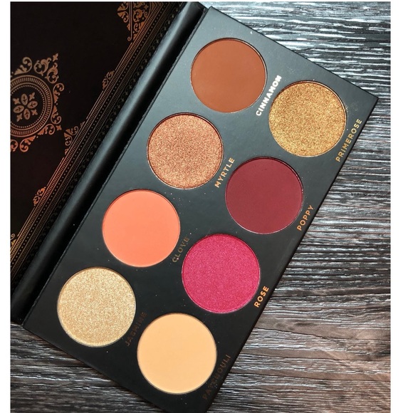 Ace Beaute Grandiose Eyeshadow Palette - Picture 3 of 6